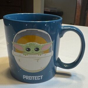 NEW Star-wars Mandalorian Baby Yoda “The Child” 20oz. mug.